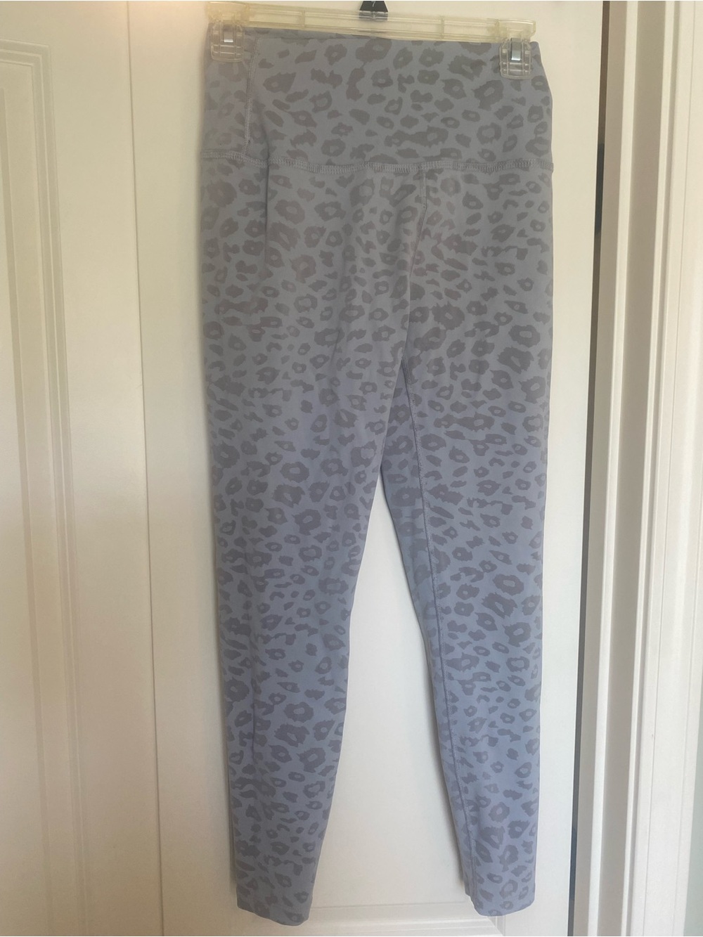 Beyond Yoga Neutral Leopard Jacquard Leggings - Gray - Medium